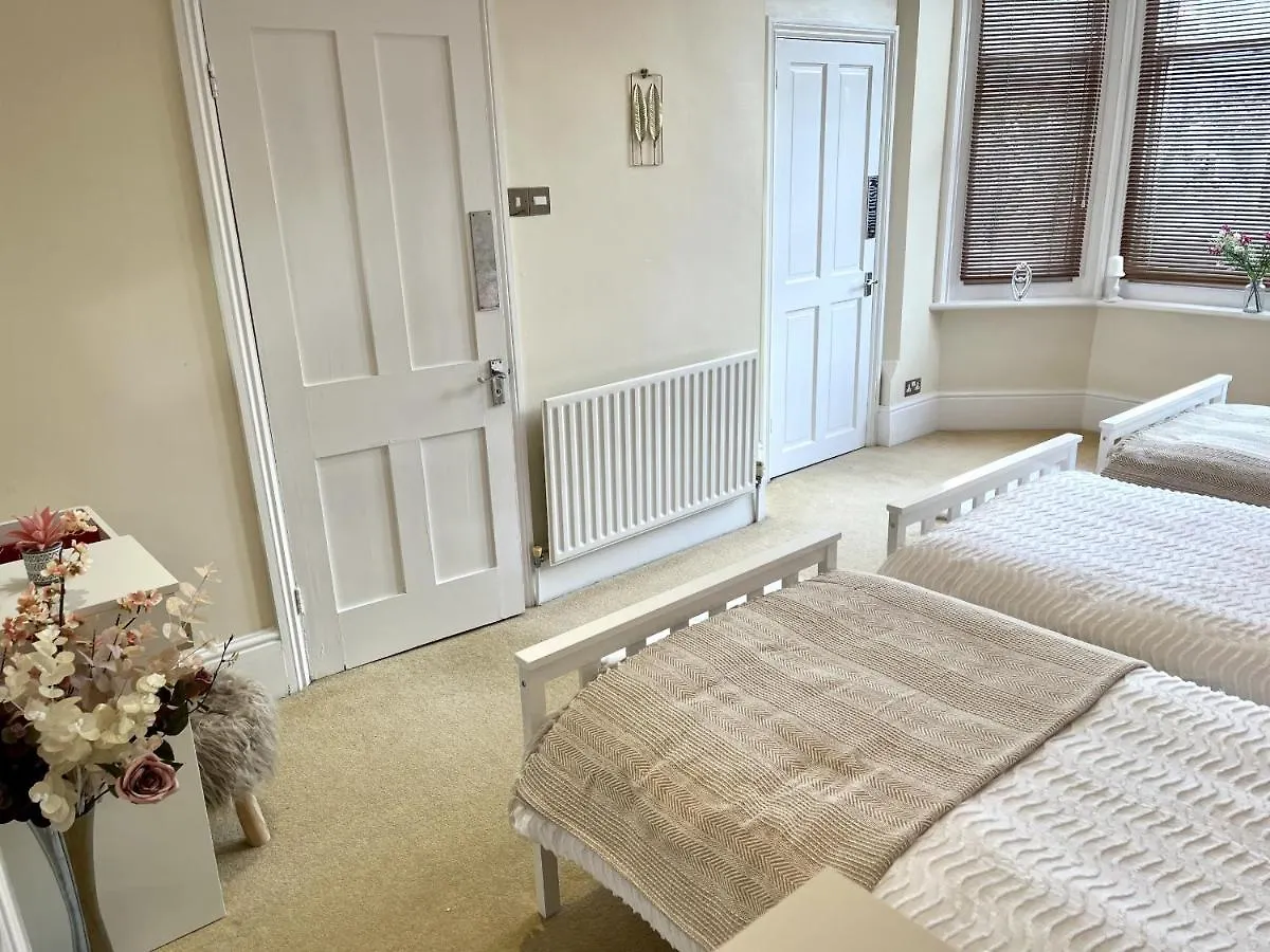 City Link - Mapperley Park Suite - Free Parking,Tram&Busroutes,Hswifi,Upto9 By Kp Nottingham Apartment